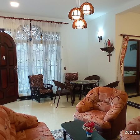 Arusha Guest House Негомбо Экстерьер фото